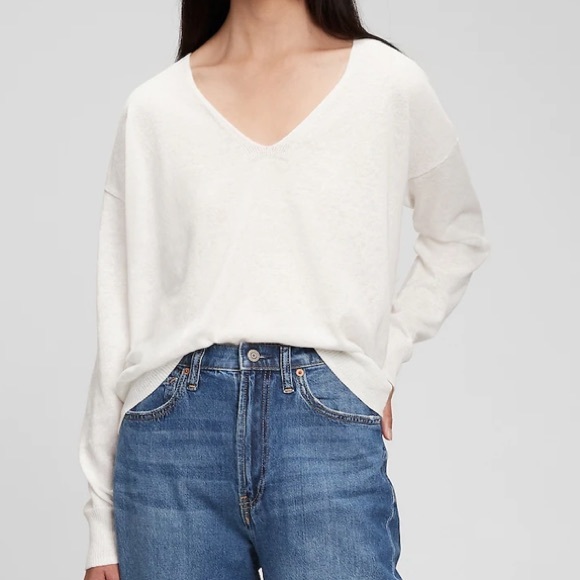 Linen Blend Lightweight Vneck Sweater 